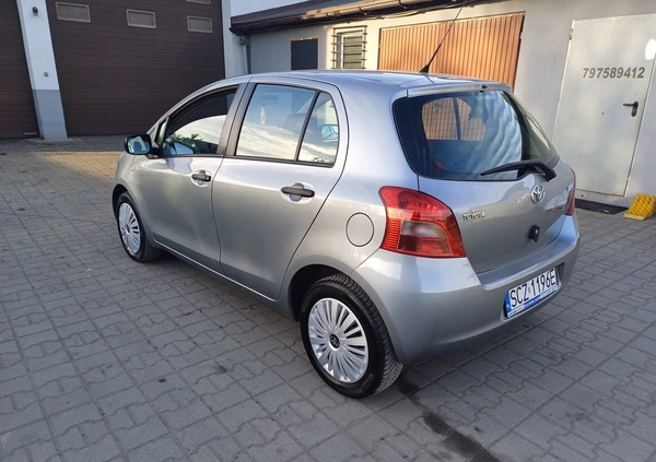 Toyota Yaris cena 15900 przebieg: 111000, rok produkcji 2008 z Ślesin małe 154